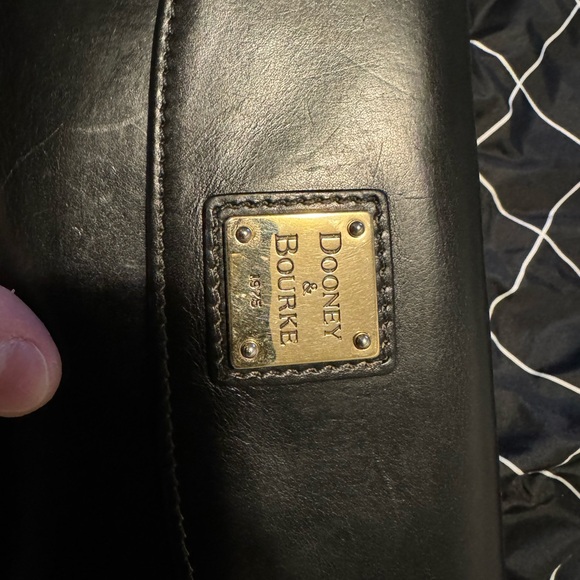 Dooney & Bourke Black Patent Leather Tote & Smooth Leather Wallet Set. GUC. - Picture 6 of 11